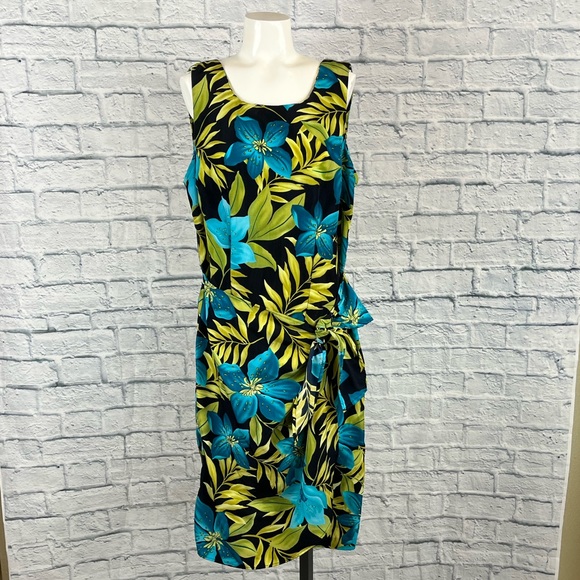 WHITE STAG Dress - Picture 4 of 7